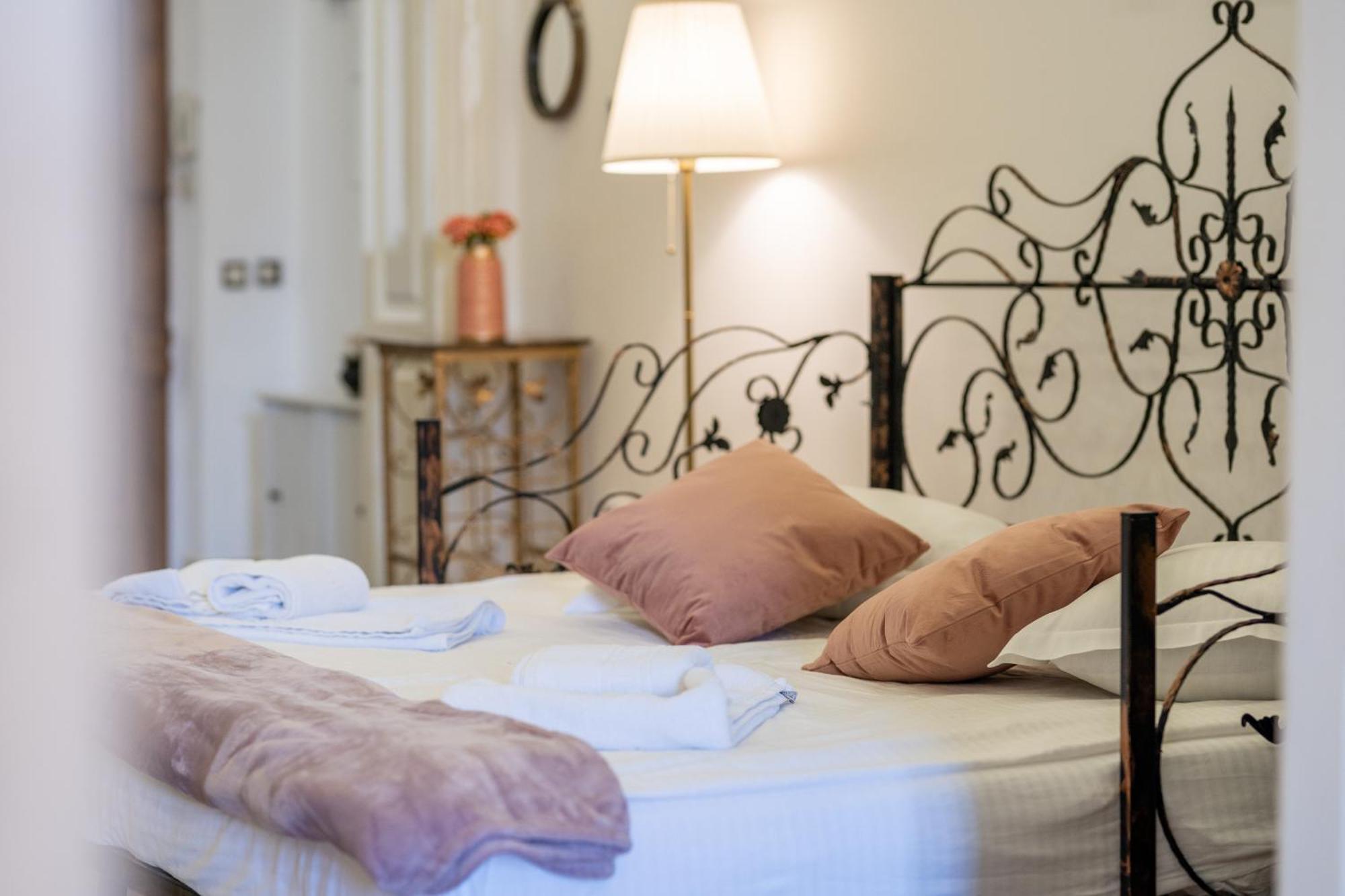 Cozy Spacious 5 Star Accommodation In The Heart Of Historic Center Cluj-Napoca Eksteriør billede